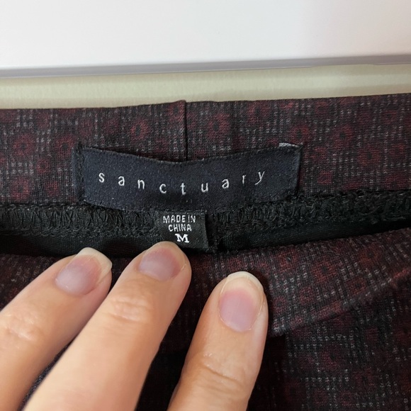 Anthropologie Sanctuary Burgundy & Black Printed Pull-On Ponte Pants NWOT - Picture 3 of 7